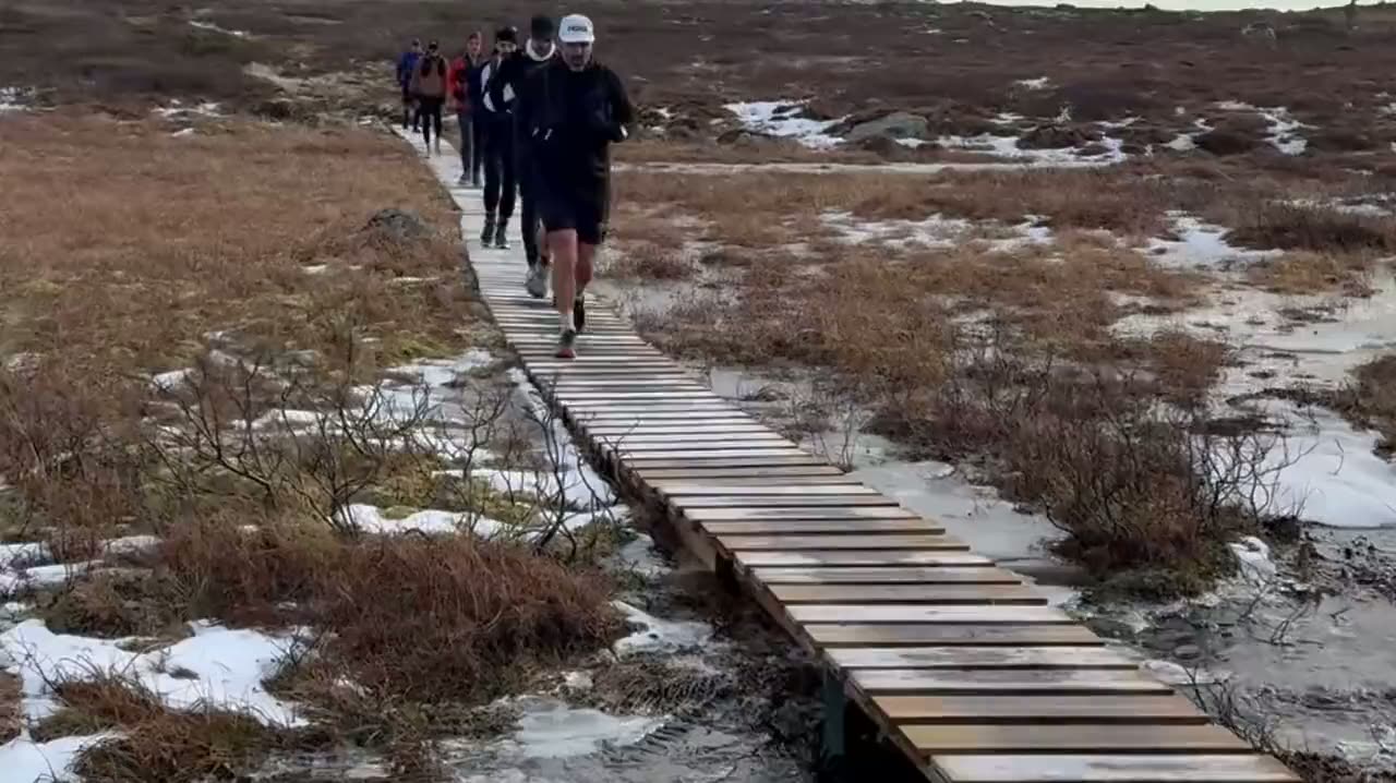 Løpere i fjellet ved Syningen